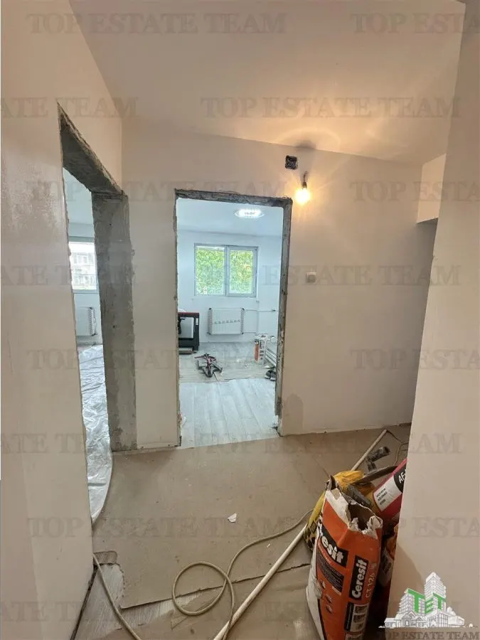 3-Bedroom Separated Layout Apartment, Fully Renovated, Drumul Taberei, 4 mins to Râul Doamnei Metro - foto 10