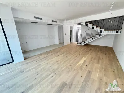 Villa Moderna en Venta en Pipera, Norte de Bucarest | Jardín Privado, Terraza Panorámica y 2 Plazas de Aparcamiento - foto 2