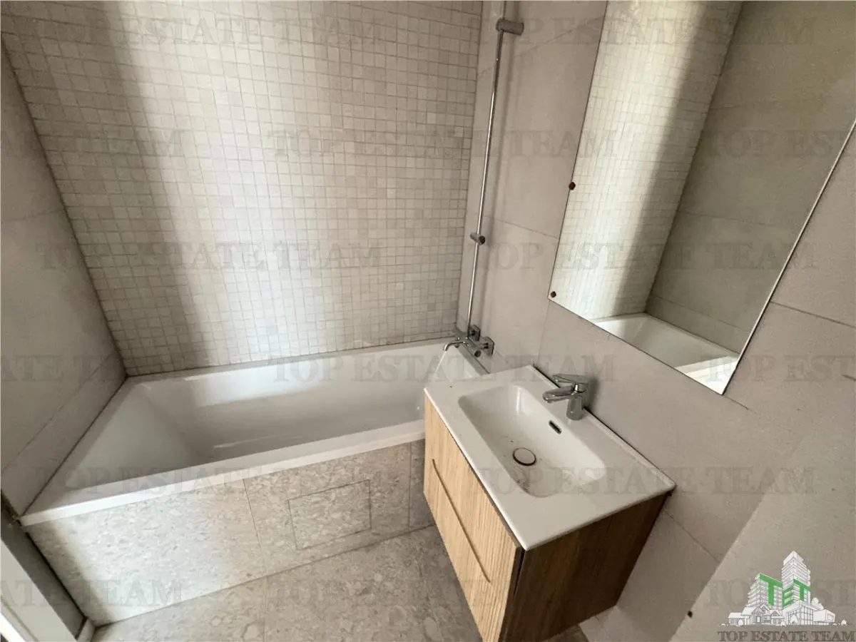 Villa Moderna en Venta en Pipera, Norte de Bucarest | Jardín Privado, Terraza Panorámica y 2 Plazas de Aparcamiento - foto 11