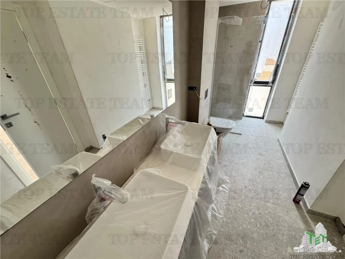 Villa Moderna en Venta en Pipera, Norte de Bucarest | Jardín Privado, Terraza Panorámica y 2 Plazas de Aparcamiento - foto 15