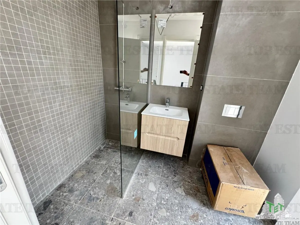 Villa Moderna en Venta en Pipera, Norte de Bucarest | Jardín Privado, Terraza Panorámica y 2 Plazas de Aparcamiento - foto 16