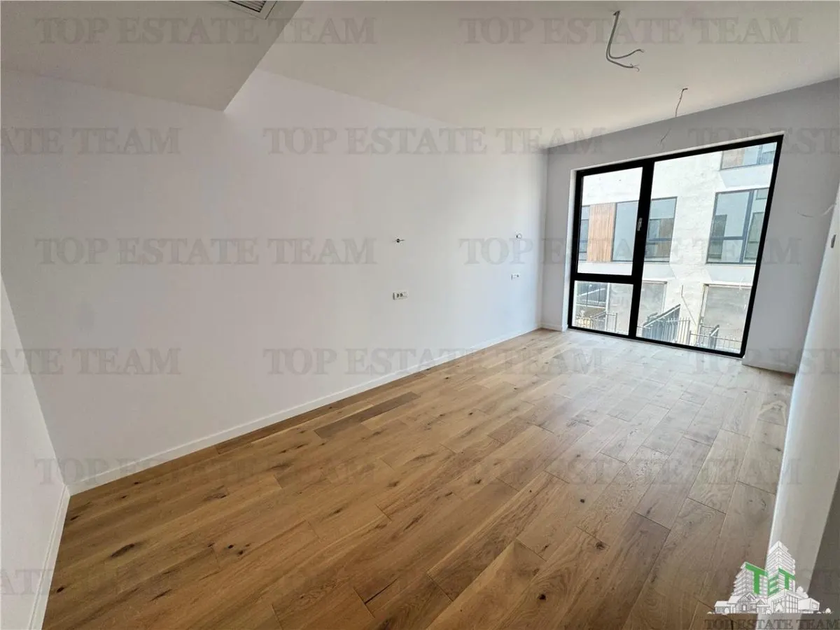 Villa Moderna en Venta en Pipera, Norte de Bucarest | Jardín Privado, Terraza Panorámica y 2 Plazas de Aparcamiento - foto 8