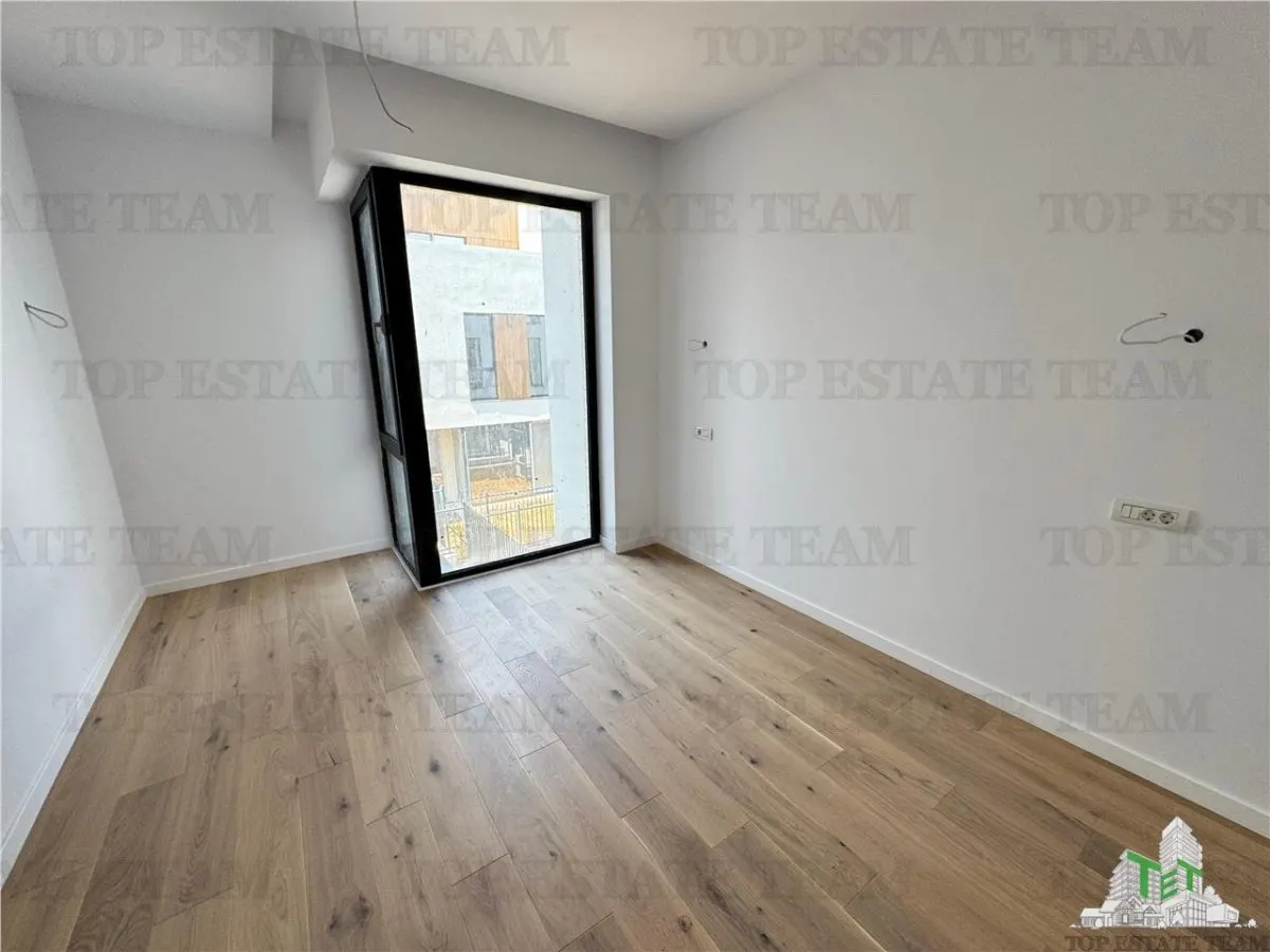 Villa Moderna en Venta en Pipera, Norte de Bucarest | Jardín Privado, Terraza Panorámica y 2 Plazas de Aparcamiento - foto 9