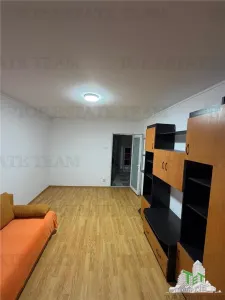 2-Bedroom Apartment, Boulevard Brancoveanu, Fully Renovated & Furnished - foto 3