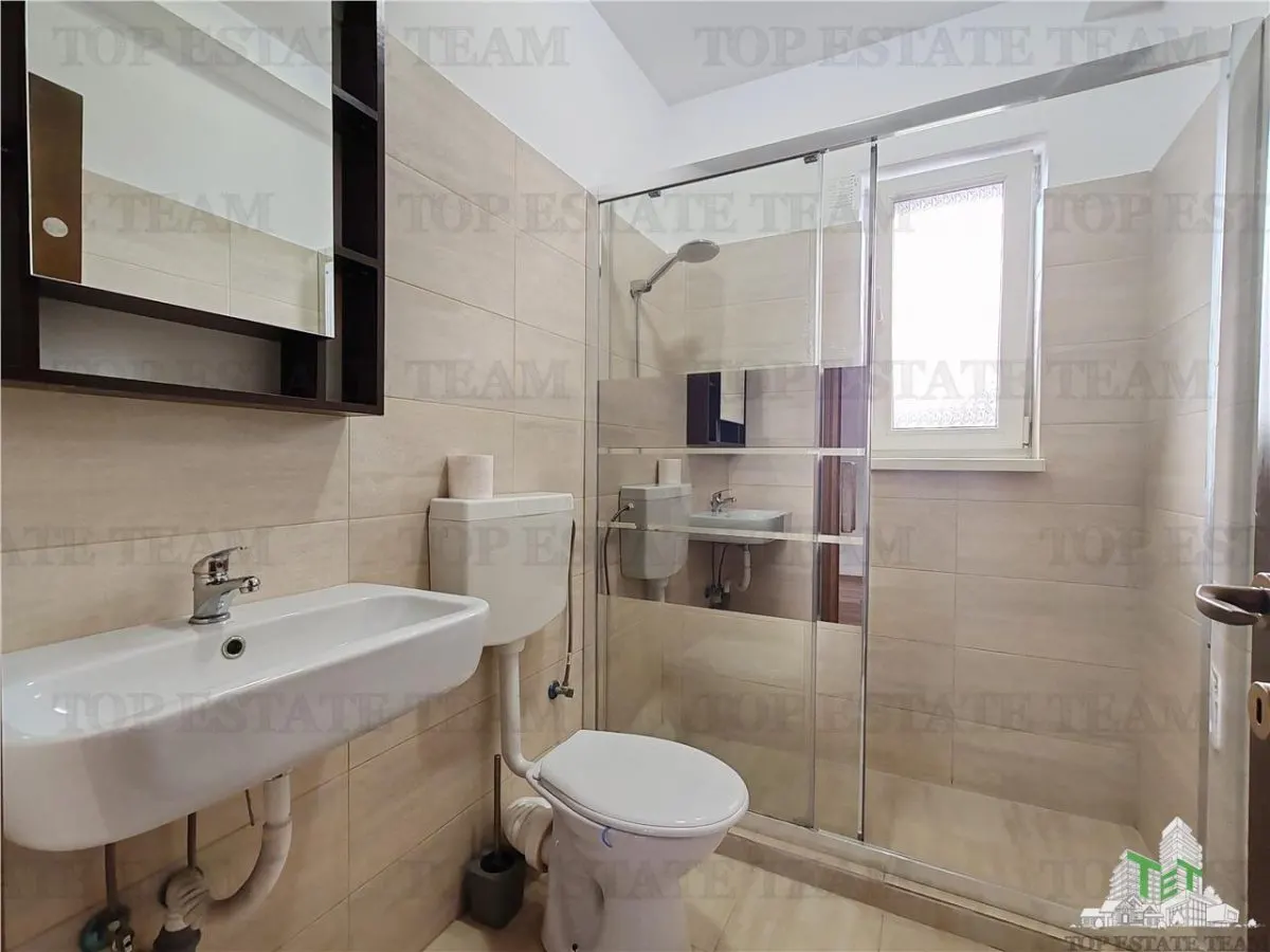 Appartement 3 Chambres, Centre d'Otopeni - foto 3