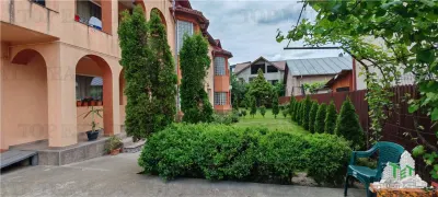 Excepcional Villa 14+ Dormitorios 970m², Terreno 1045m², Dos Garajes, Militari/Rosu - foto 2