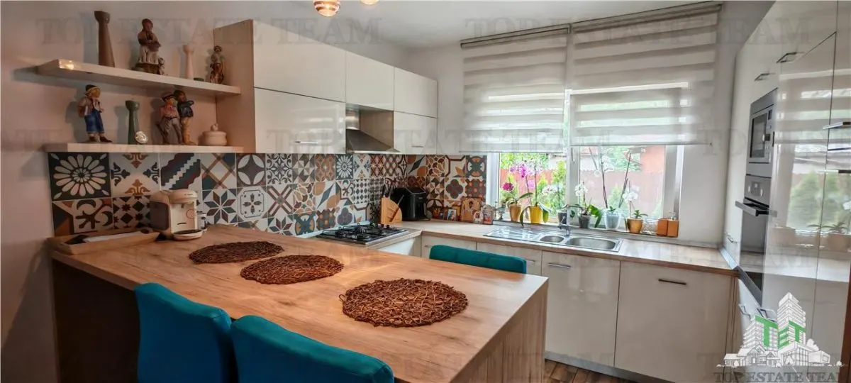 Excepcional Villa 14+ Dormitorios 970m², Terreno 1045m², Dos Garajes, Militari/Rosu - foto 22