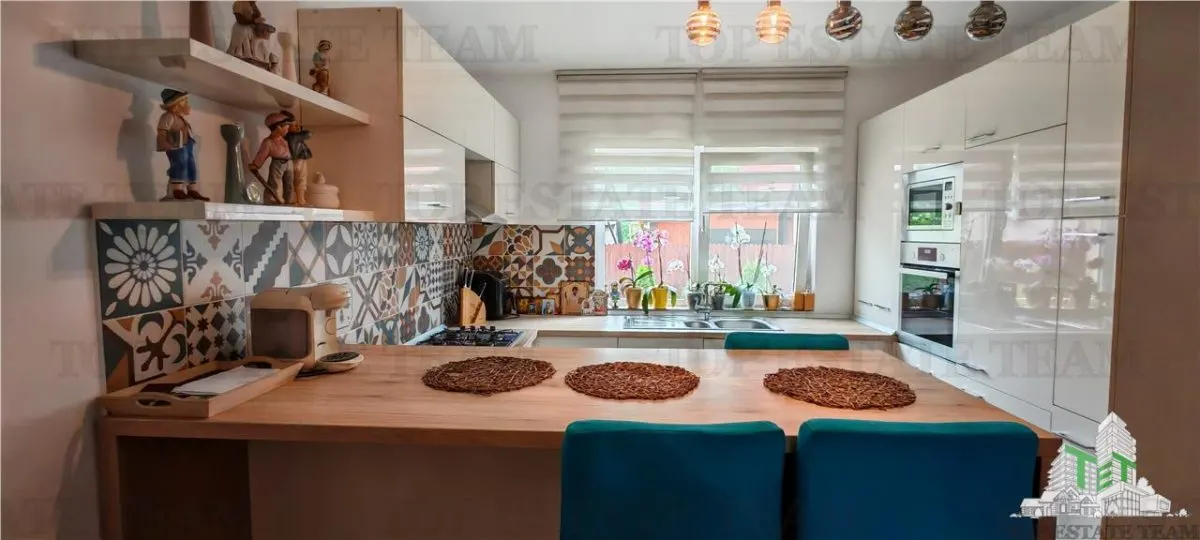 Excepcional Villa 14+ Dormitorios 970m², Terreno 1045m², Dos Garajes, Militari/Rosu - foto 23
