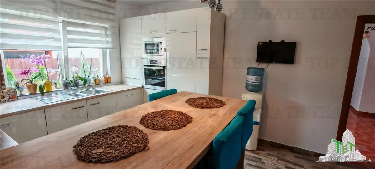 Excepcional Villa 14+ Dormitorios 970m², Terreno 1045m², Dos Garajes, Militari/Rosu - foto 25