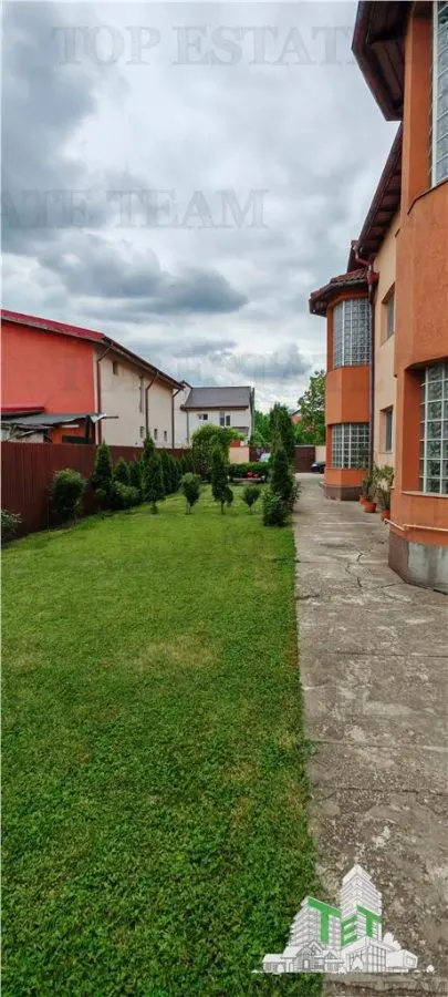 Excepcional Villa 14+ Dormitorios 970m², Terreno 1045m², Dos Garajes, Militari/Rosu - foto 5