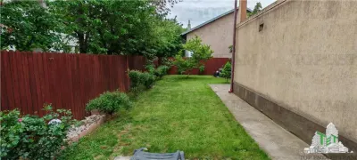 Excepcional Villa 14+ Dormitorios 970m², Terreno 1045m², Dos Garajes, Militari/Rosu - foto 8