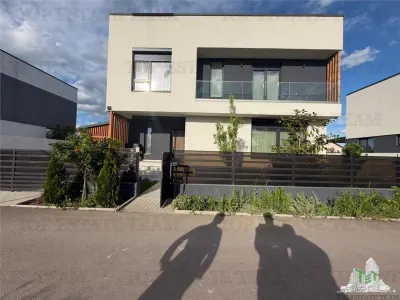 Luxury Detached Villa in Corbeanca – Park Zone | 160 sqm + 495 sqm Plot - Corbeanca