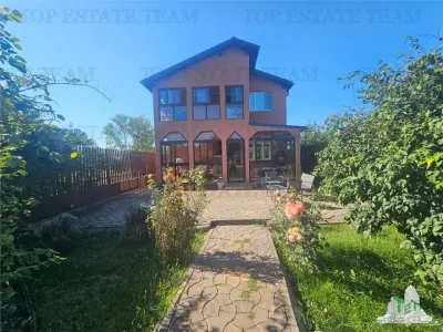 Villa de Construction Propre avec Terrain de 800m² et Garage Double à Dragomiresti-Deal - foto 13