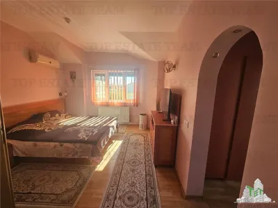 Villa de Construction Propre avec Terrain de 800m² et Garage Double à Dragomiresti-Deal - foto 14