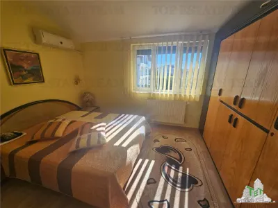 Villa de Construction Propre avec Terrain de 800m² et Garage Double à Dragomiresti-Deal - foto 15