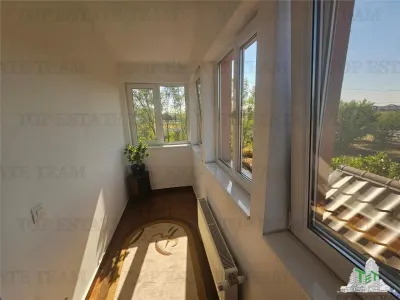 Villa de Construction Propre avec Terrain de 800m² et Garage Double à Dragomiresti-Deal - foto 16