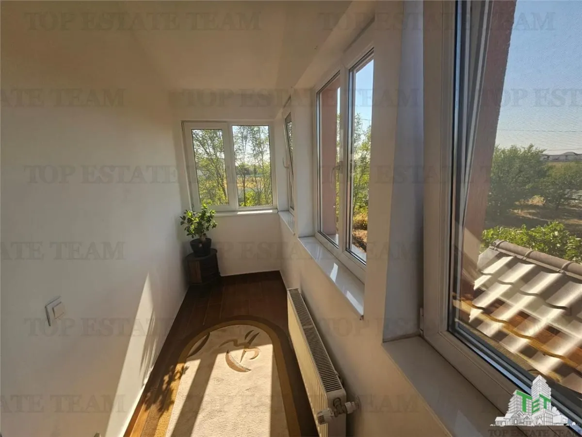 Villa de Construction Propre avec Terrain de 800m² et Garage Double à Dragomiresti-Deal - foto 16
