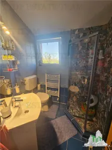 Villa de Construction Propre avec Terrain de 800m² et Garage Double à Dragomiresti-Deal - foto 18