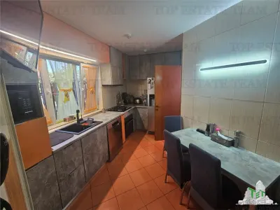 Villa de Construction Propre avec Terrain de 800m² et Garage Double à Dragomiresti-Deal - foto 22