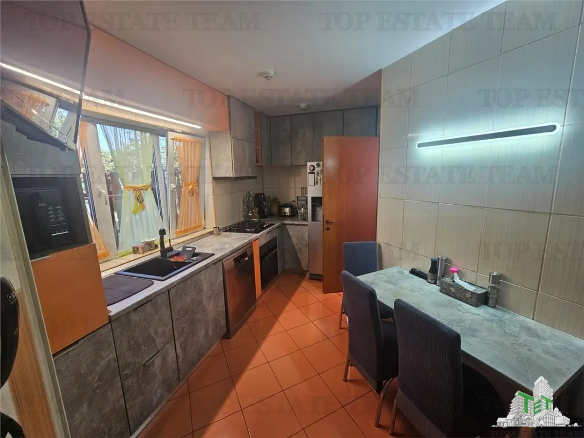 Villa de Construction Propre avec Terrain de 800m² et Garage Double à Dragomiresti-Deal - foto 22