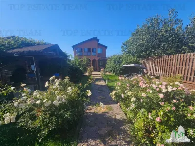 Villa de Construction Propre avec Terrain de 800m² et Garage Double à Dragomiresti-Deal - foto 4