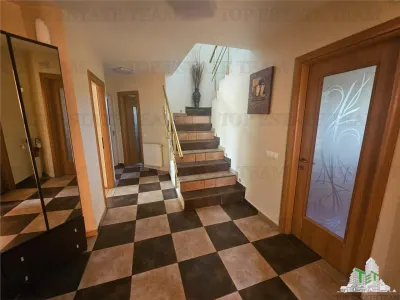 Villa de Construction Propre avec Terrain de 800m² et Garage Double à Dragomiresti-Deal - foto 10