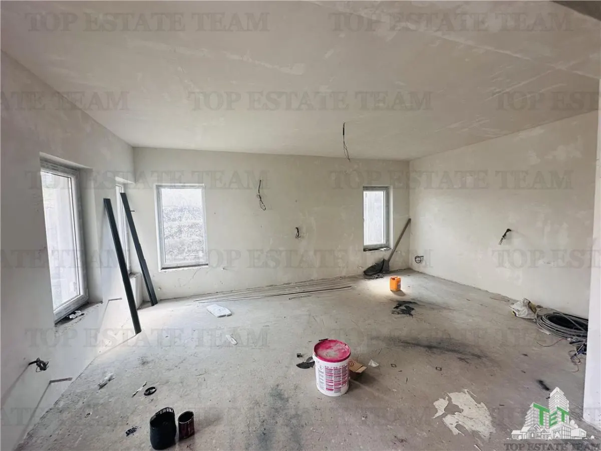 Villa Excepcional, 165 sqm Útiles, 139 sqm Terreno, Zona Exclusiva ROSU-MILITARI - foto 2