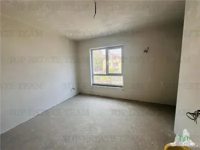 Villa Excepcional, 165 sqm Útiles, 139 sqm Terreno, Zona Exclusiva ROSU-MILITARI - foto 4