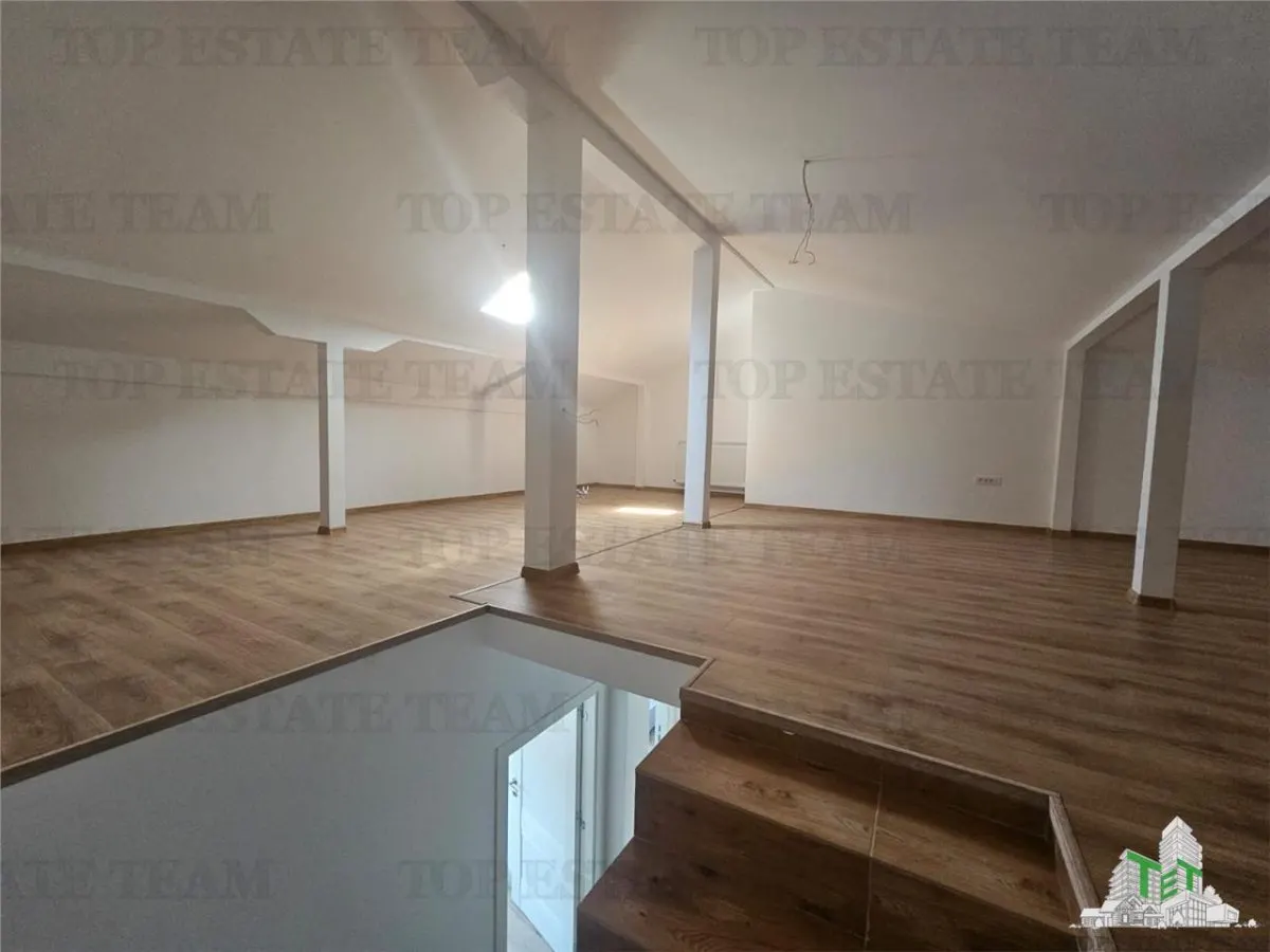 Villa Pareada de 4 Dormitorios + Buhardilla en Roșu - foto 5