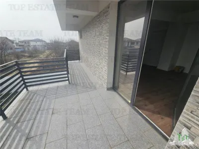 Villa estilo mediterráneo con garaje en Dragomiresti-Deal - foto 13