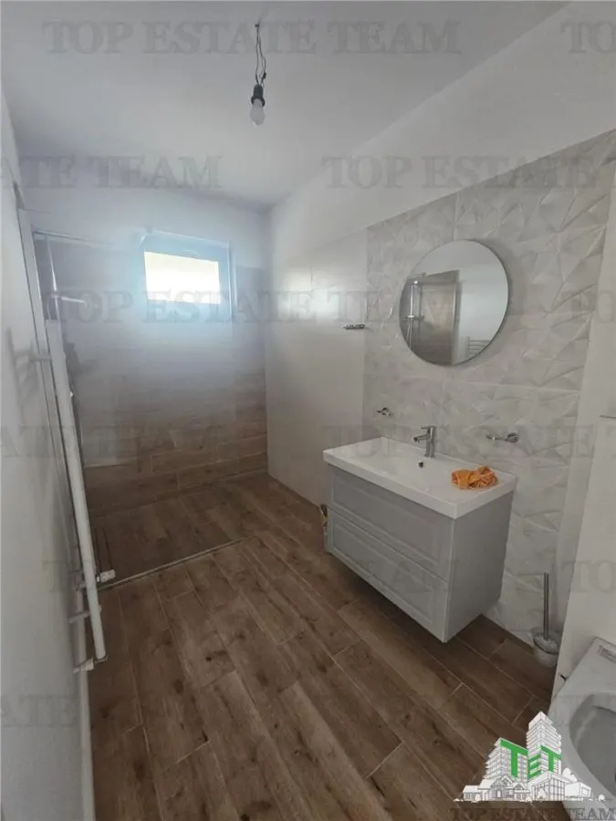 Villa estilo mediterráneo con garaje en Dragomiresti-Deal - foto 14