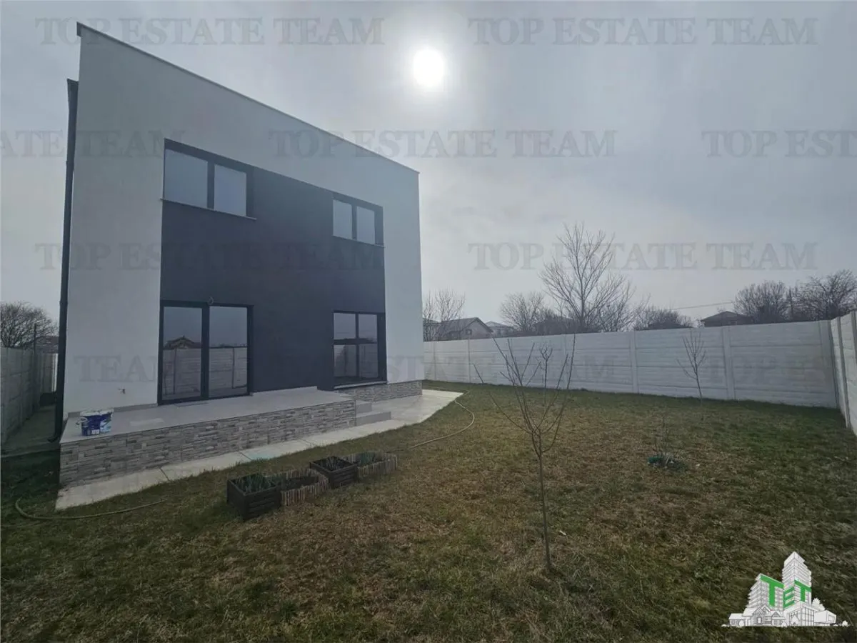 Villa estilo mediterráneo con garaje en Dragomiresti-Deal - foto 3