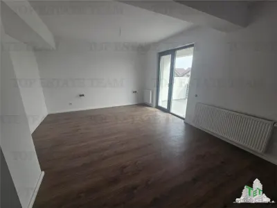 Villa estilo mediterráneo con garaje en Dragomiresti-Deal - foto 4