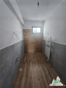 Villa estilo mediterráneo con garaje en Dragomiresti-Deal - foto 10