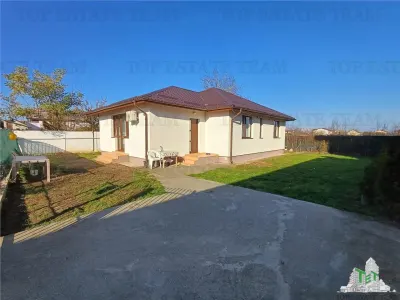 Casa Unifamiliar de 4 Dormitorios con Terreno de 840m² en Clinceni - Clinceni