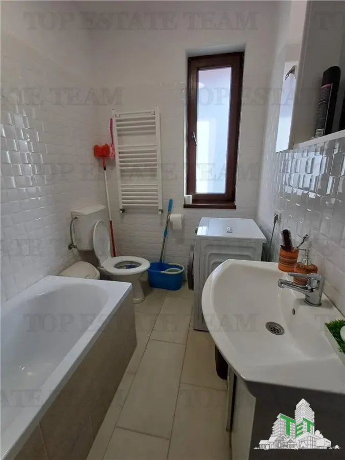 Casa Unifamiliar de 4 Dormitorios con Terreno de 840m² en Clinceni - foto 11