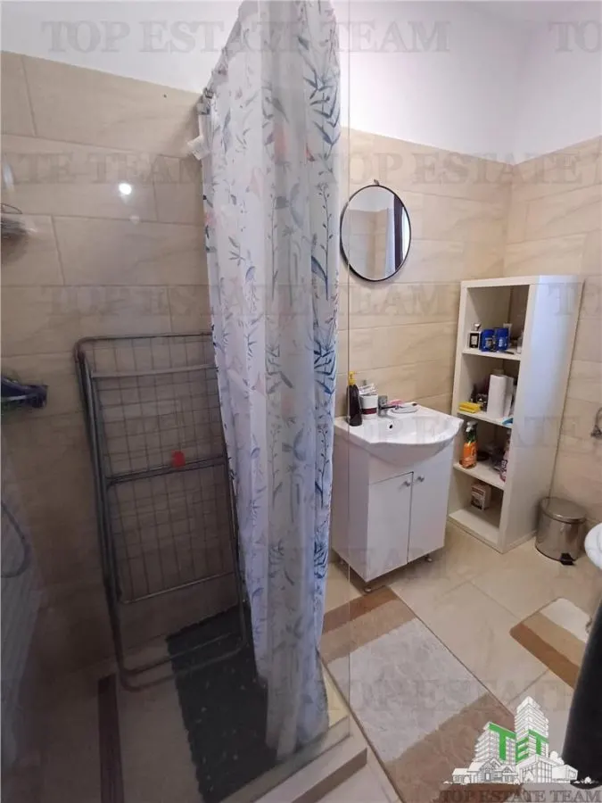 Casa Unifamiliar de 4 Dormitorios con Terreno de 840m² en Clinceni - foto 12