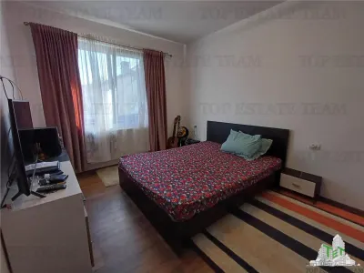 Casa Unifamiliar de 4 Dormitorios con Terreno de 840m² en Clinceni - foto 14