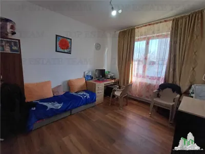 Casa Unifamiliar de 4 Dormitorios con Terreno de 840m² en Clinceni - foto 18