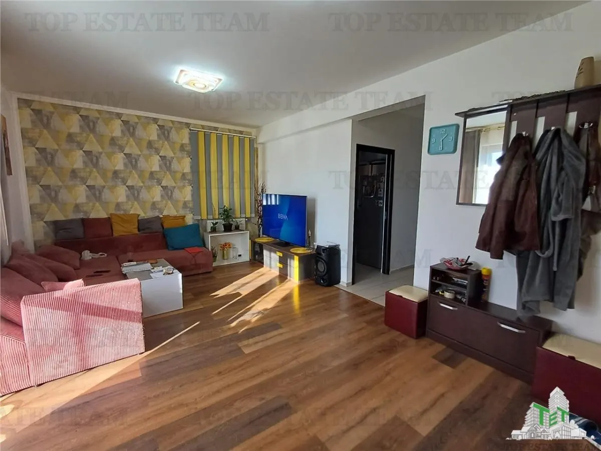 Casa Unifamiliar de 4 Dormitorios con Terreno de 840m² en Clinceni - foto 6