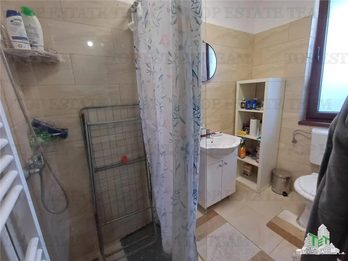 Casa Unifamiliar de 4 Dormitorios con Terreno de 840m² en Clinceni - foto 9