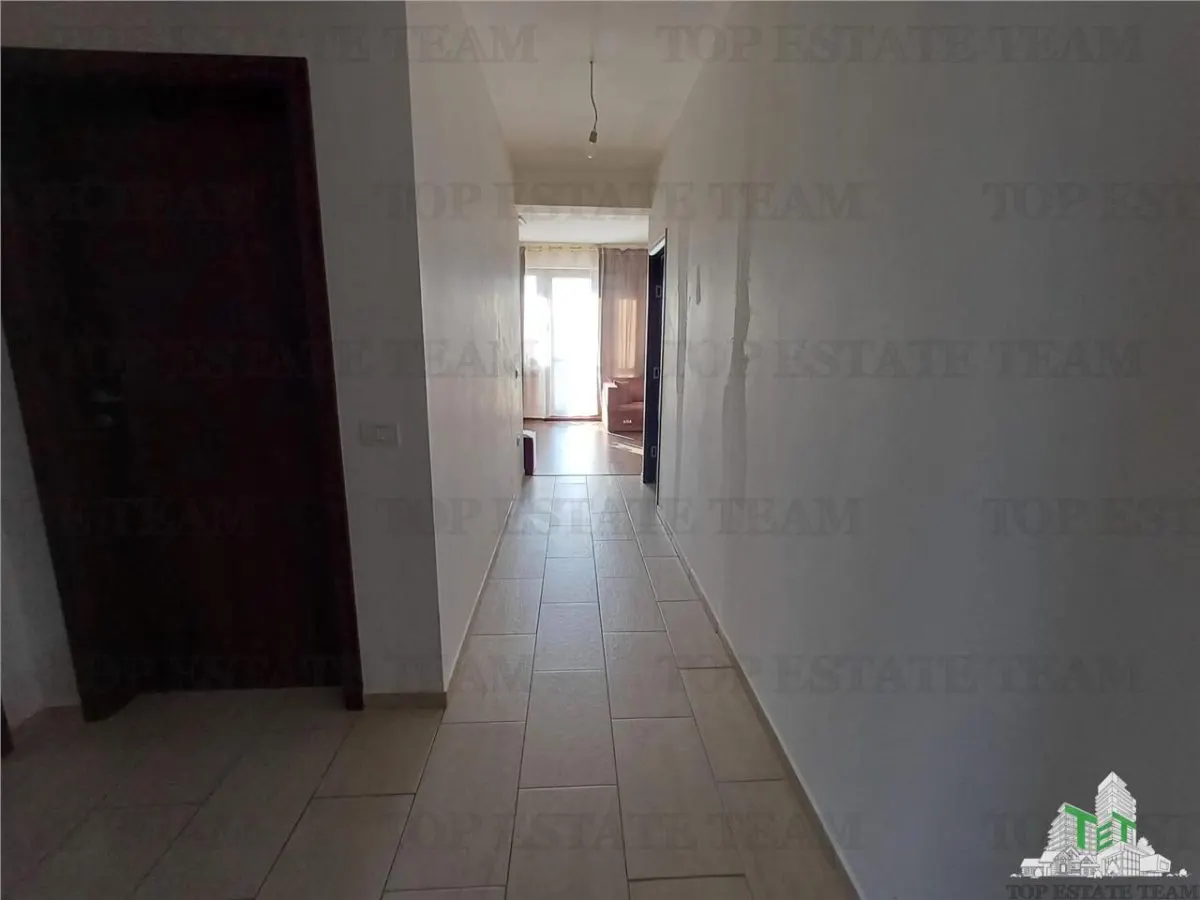 Casa Unifamiliar de 4 Dormitorios con Terreno de 840m² en Clinceni - foto 10