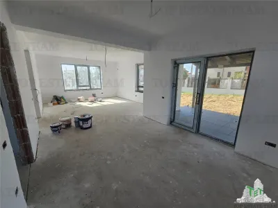 Villa Individual de 4 Dormitorios con Calefacción por Suelo Radiante en Ciorogarla - foto 2