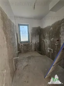 Villa Individual de 4 Dormitorios con Calefacción por Suelo Radiante en Ciorogarla - foto 7
