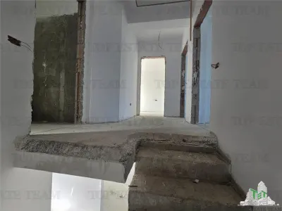 Villa Individual de 4 Dormitorios con Calefacción por Suelo Radiante en Ciorogarla - foto 8
