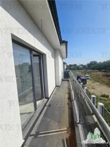 Villa Individual de 4 Dormitorios con Calefacción por Suelo Radiante en Ciorogarla - foto 9