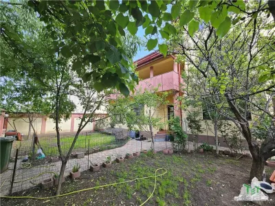 Villa Espaciosa con Salón de 65m² y 300m² Totales en Bragadiru - foto 3