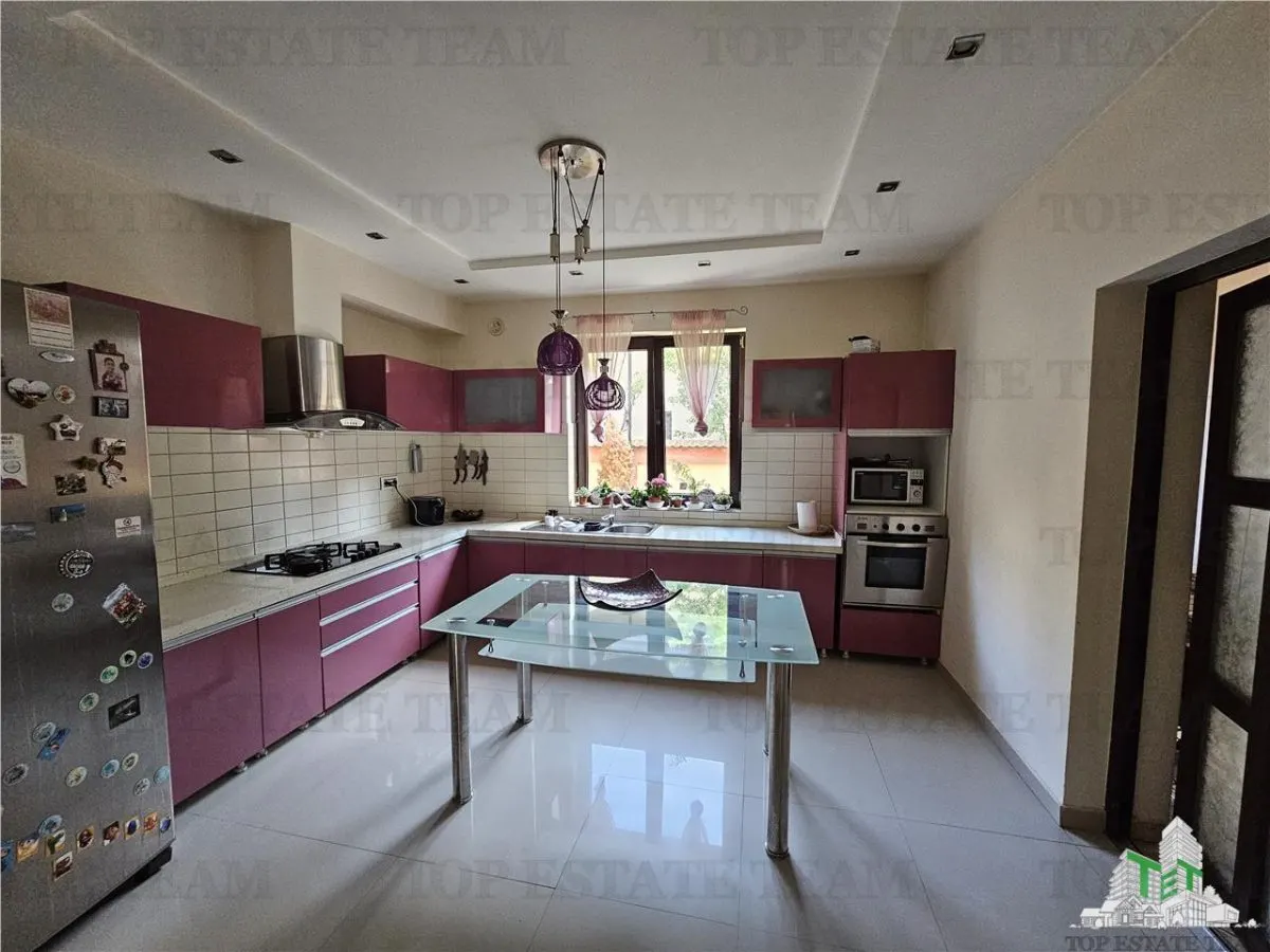 Villa Espaciosa con Salón de 65m² y 300m² Totales en Bragadiru - foto 5