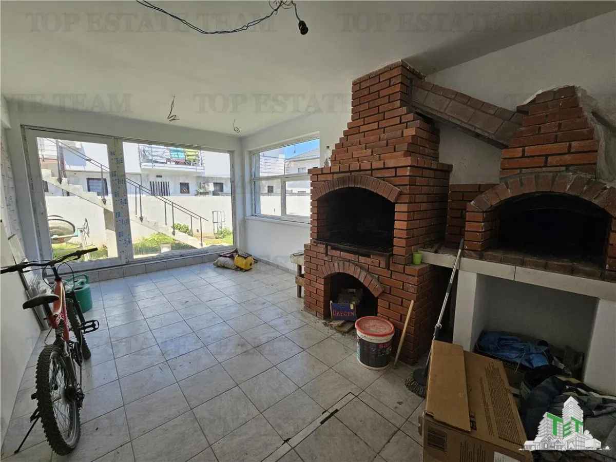 Villa con Espacio Comercial y Sala de Eventos en Bragadiru – 5 Plazas de Aparcamiento - foto 5
