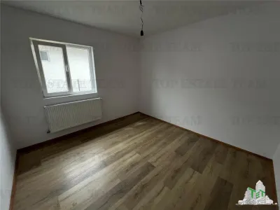 Casa de 4 Dormitorios Terminada con Bomba de Calor en Ciorogarla - foto 11